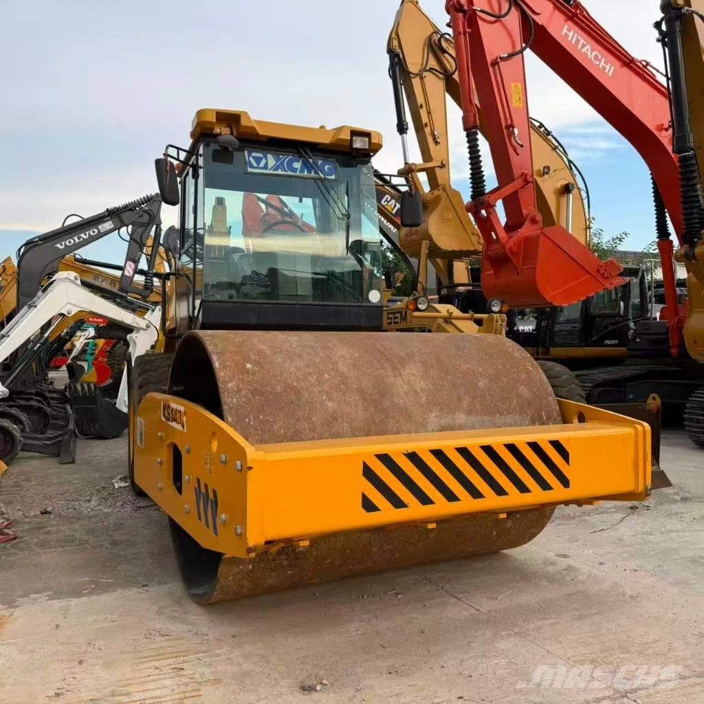 XCMG XS143J Single drum rollers
