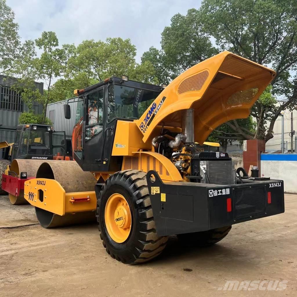 XCMG XS143J Single drum rollers