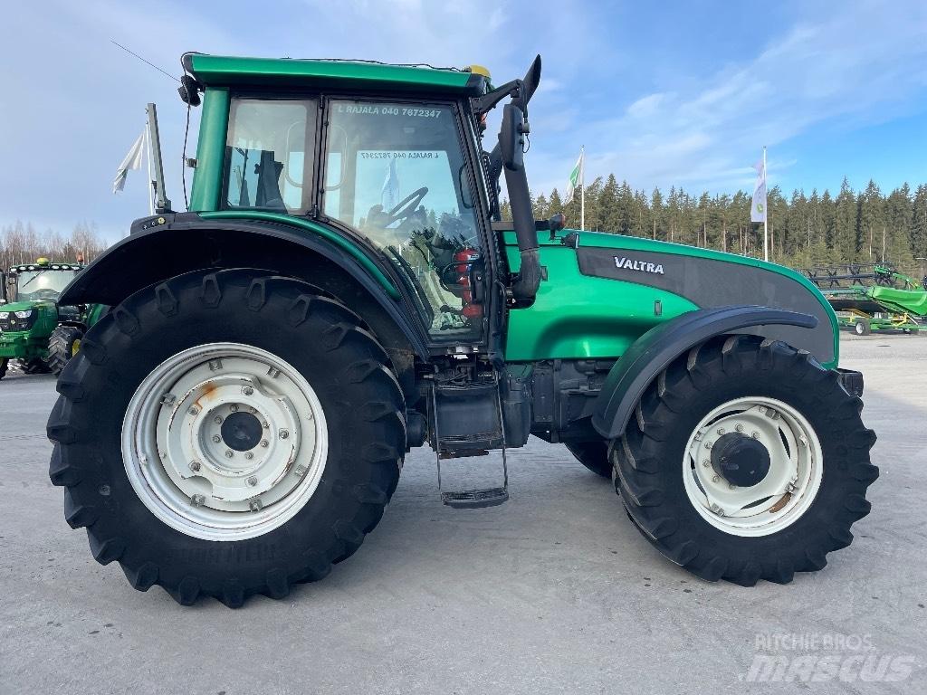 Valtra T 151 Tractors