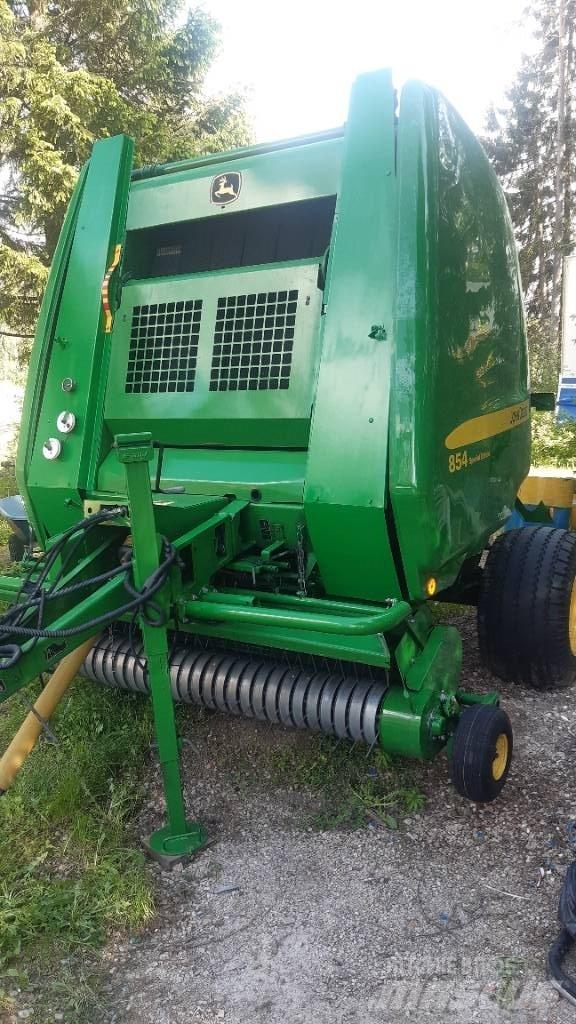John Deere 854 Round balers