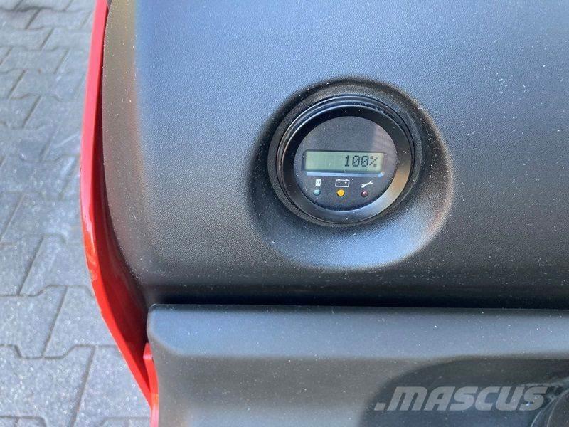 Manitou EP 16S AC Pedestrian stacker