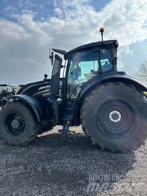 Valtra T 235 D Tractors
