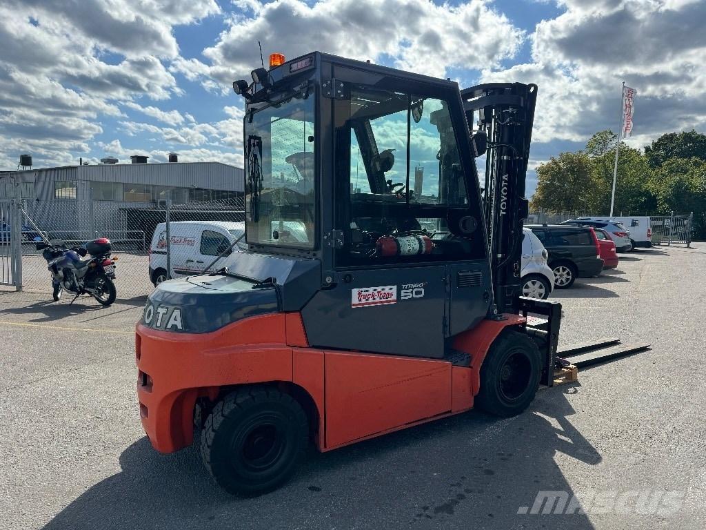 Toyota 8FBMT50 Electric forklift trucks