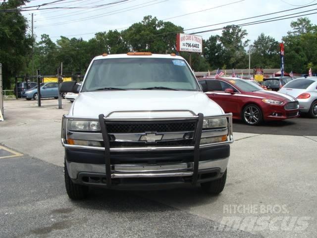 Chevrolet 3500 Flatbed / Dropside trucks