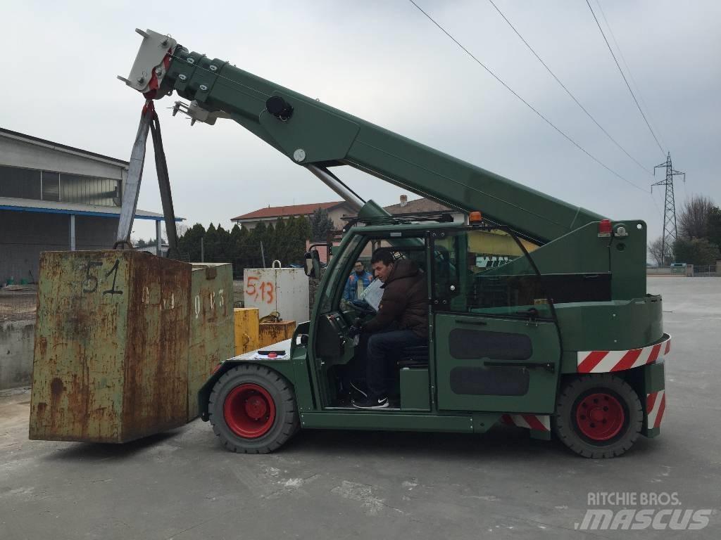JMG MC 110 Mini cranes