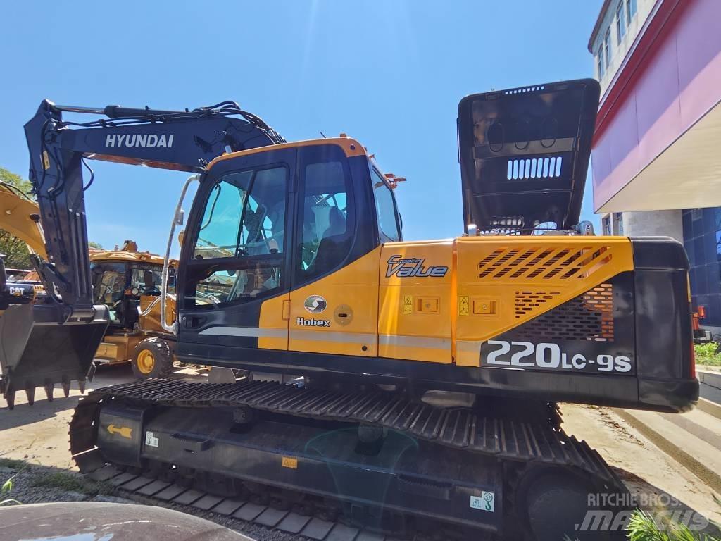 Hyundai Robex 220 LC Crawler excavators