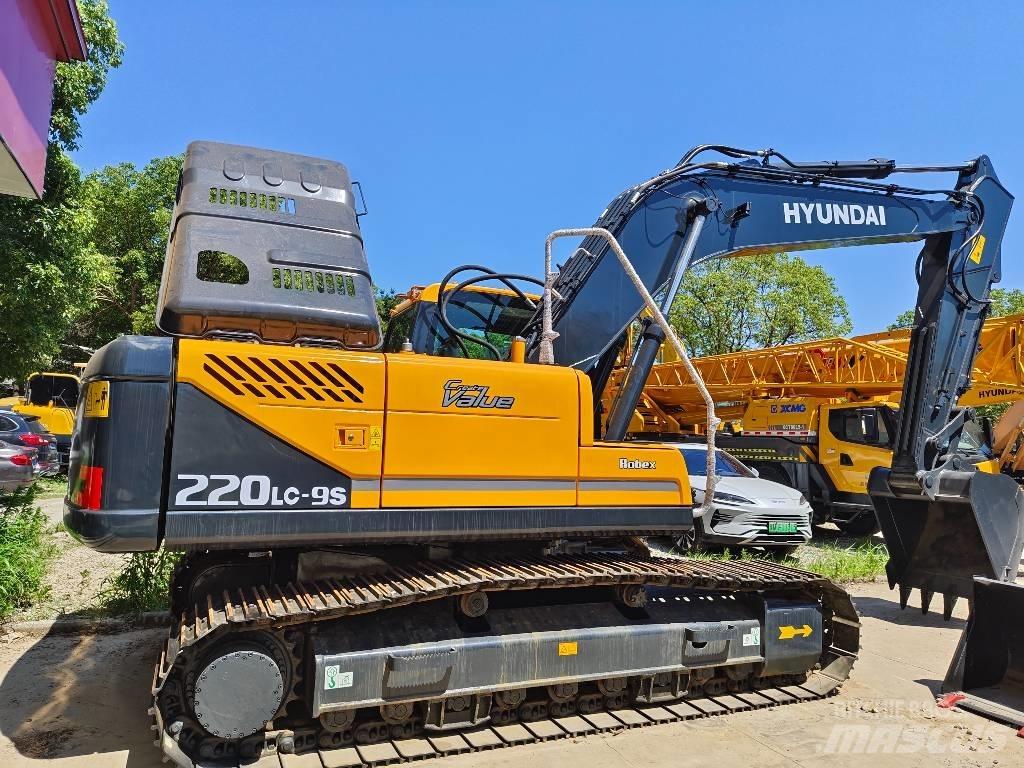 Hyundai Robex 220 LC Crawler excavators