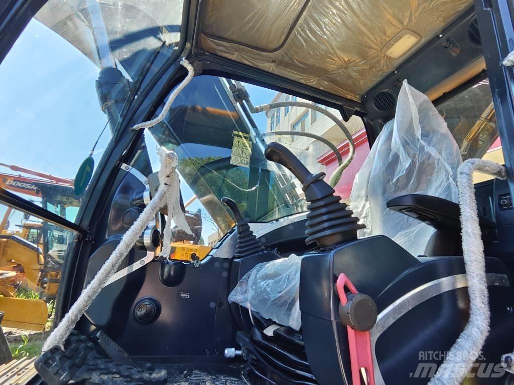 Hyundai Robex 220 LC Crawler excavators