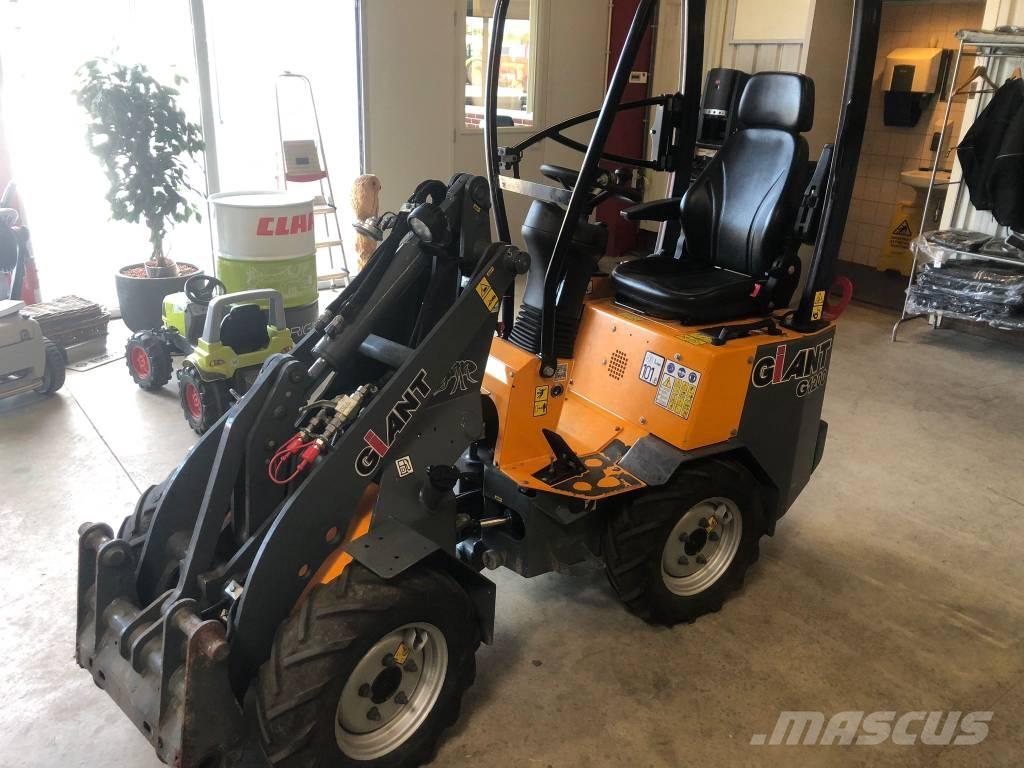 GiANT G 1200 Multi-purpose loaders