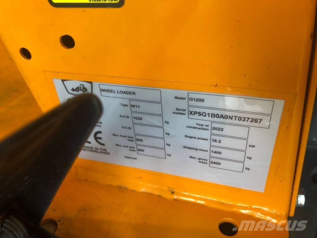 GiANT G 1200 Multi-purpose loaders