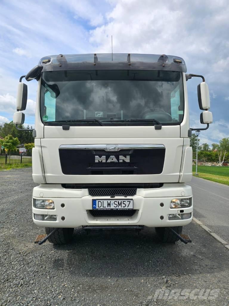 MAN 13.250 / 4x4 Box trucks