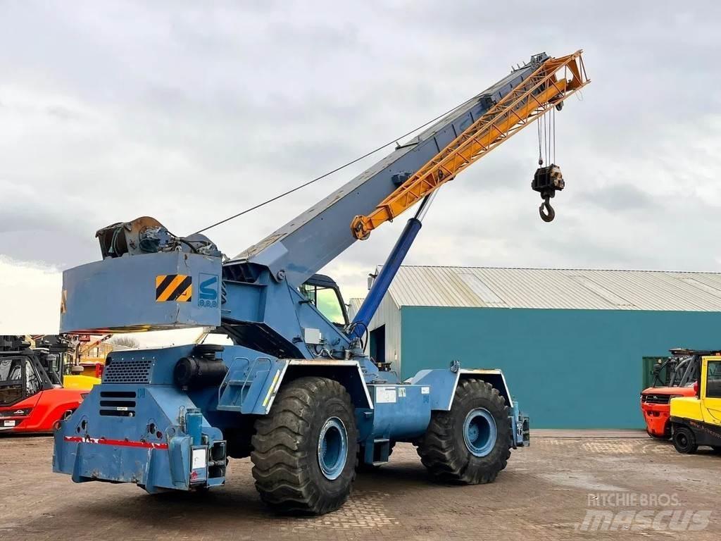 Terex RT780 Rough terrain cranes