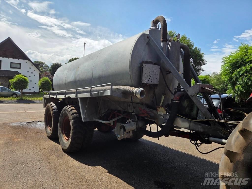 Record V1601 Slurry tankers