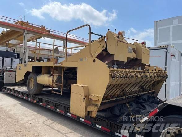 Etnyre K Asphalt pavers