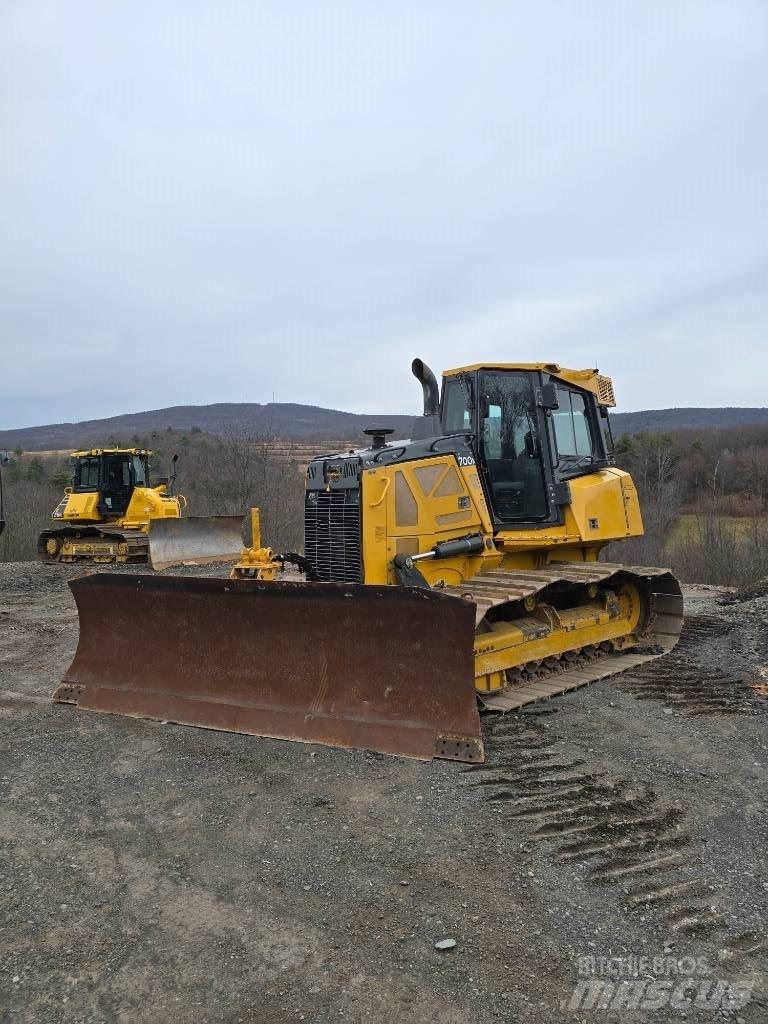 DEERE 700K LGP Crawler dozers