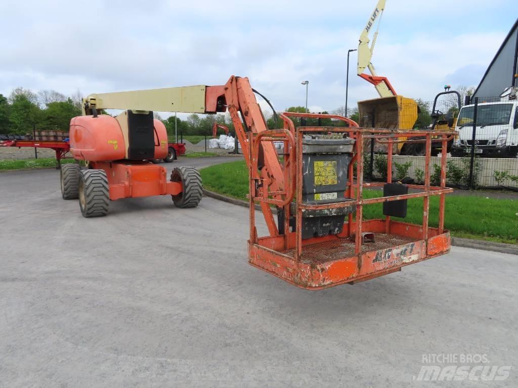 JLG 800 AJ Articulated boom lifts