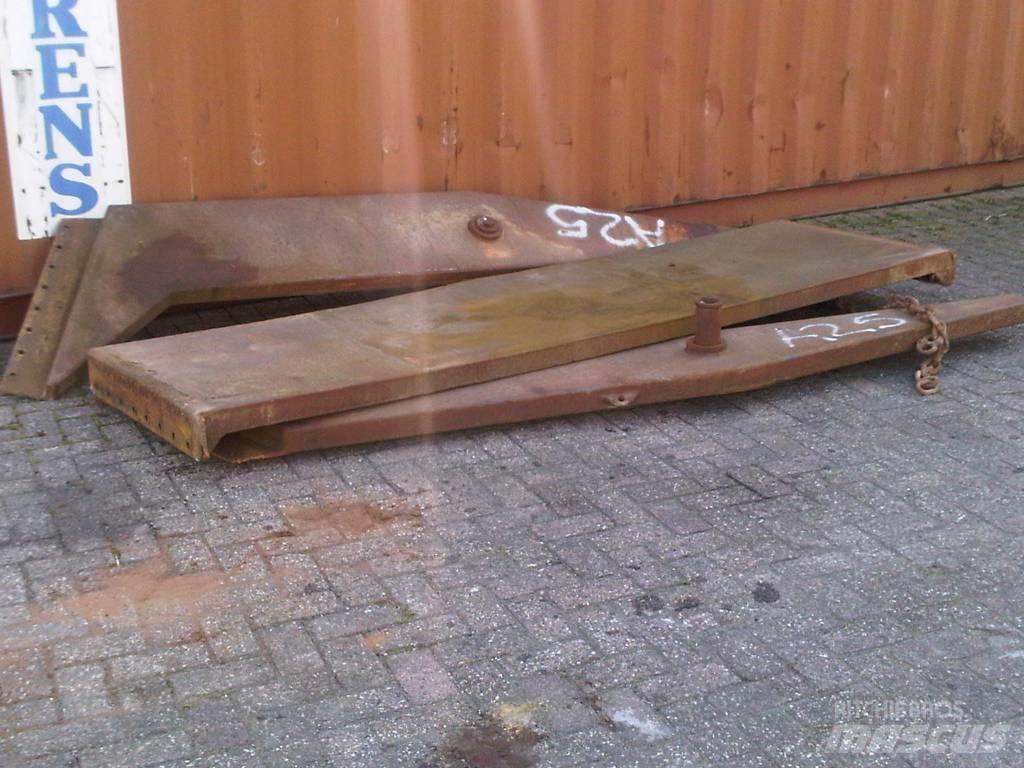 Volvo A25 tailgates Chassis and suspension
