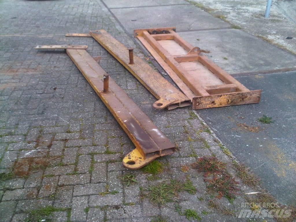 Volvo A25 tailgates Chassis and suspension