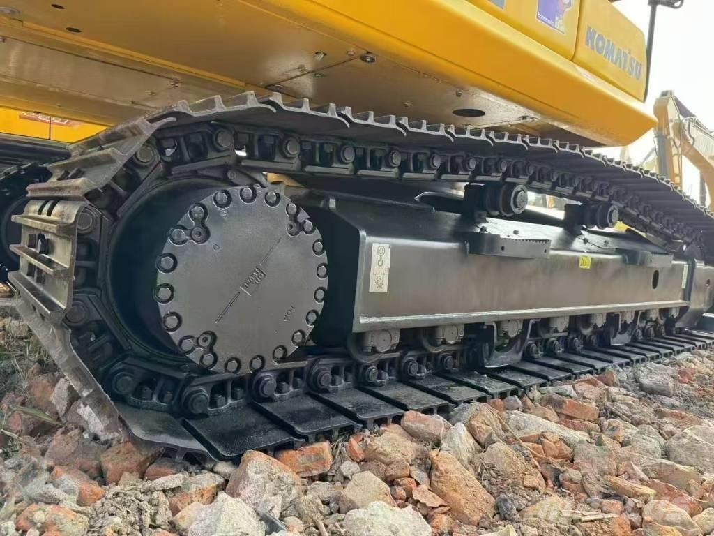Komatsu PC 220-8 Crawler excavators