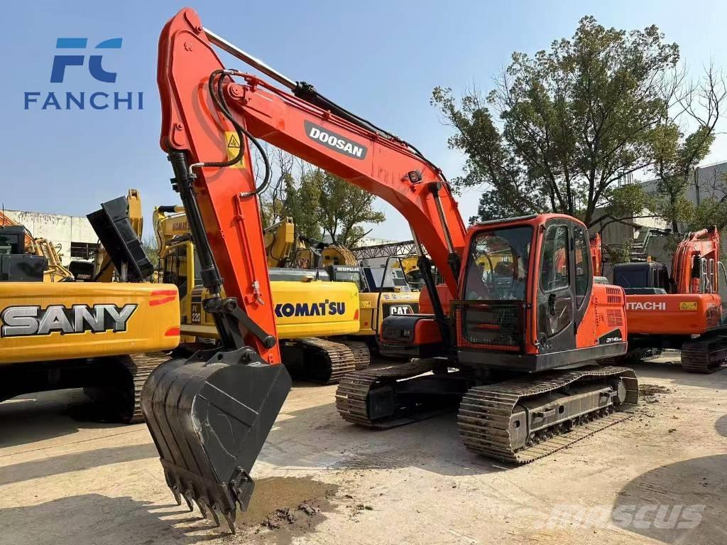 Doosan DX 140 Crawler excavators