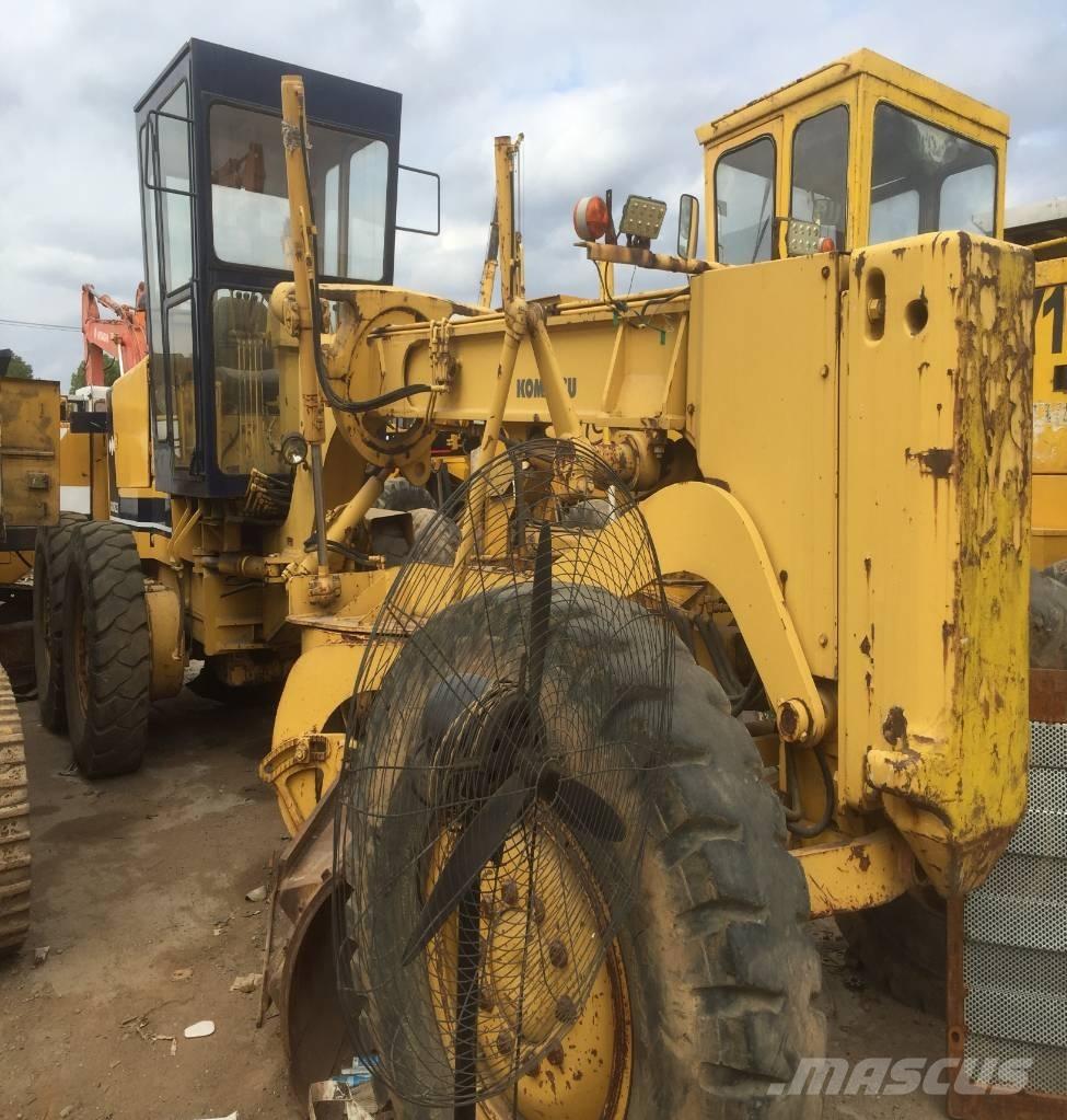 Komatsu GD 623 A Graders