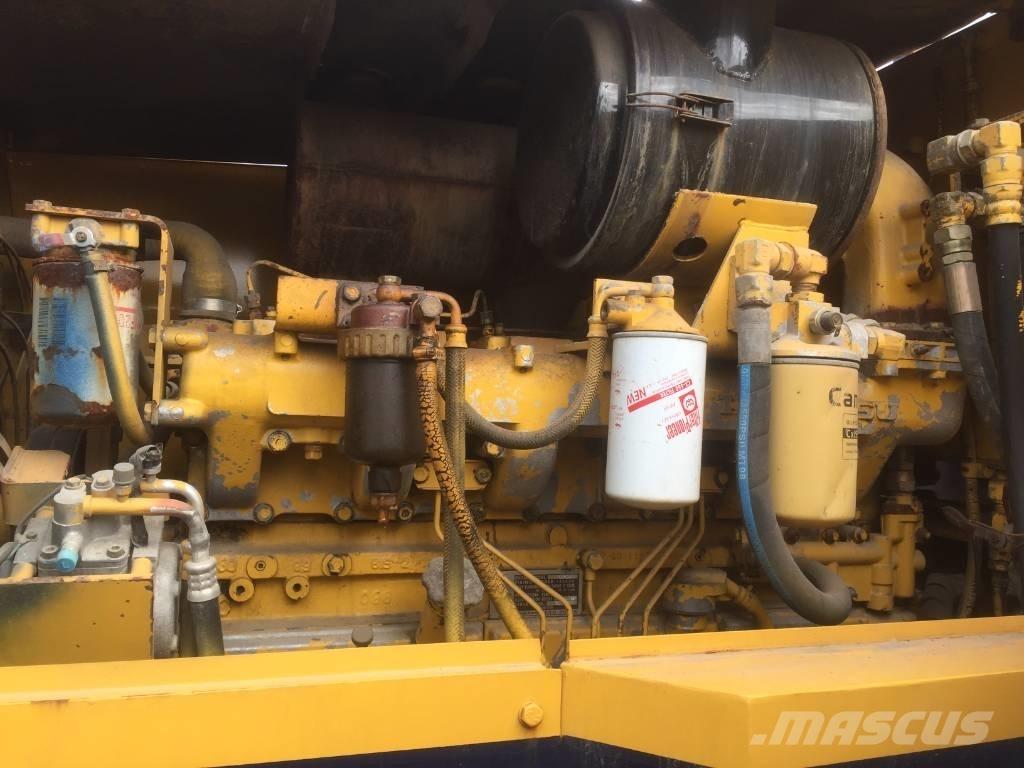 Komatsu GD 623 A Graders