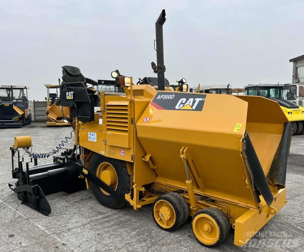 CAT AP 300D Asphalt pavers
