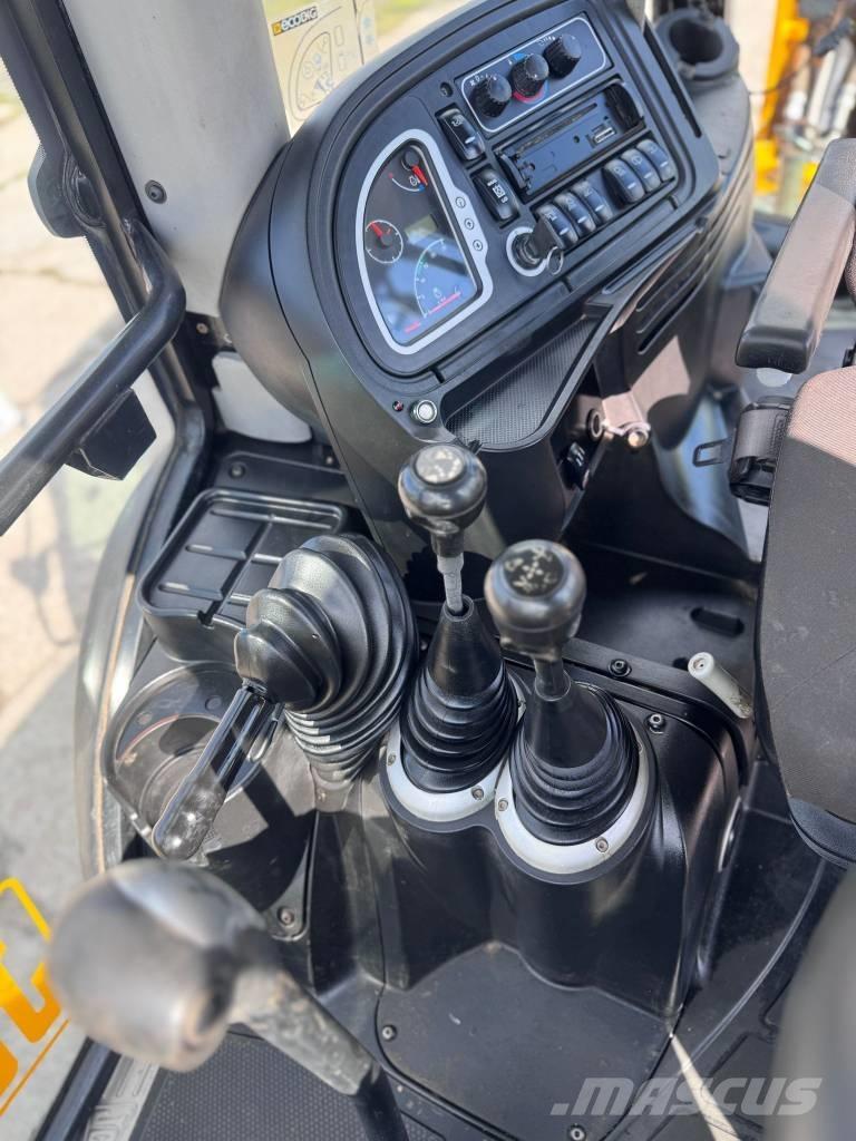 JCB 3 CX Super Backhoe