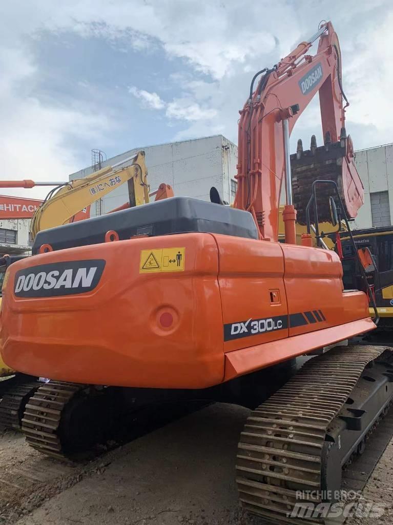 Doosan DX 300 Crawler excavators