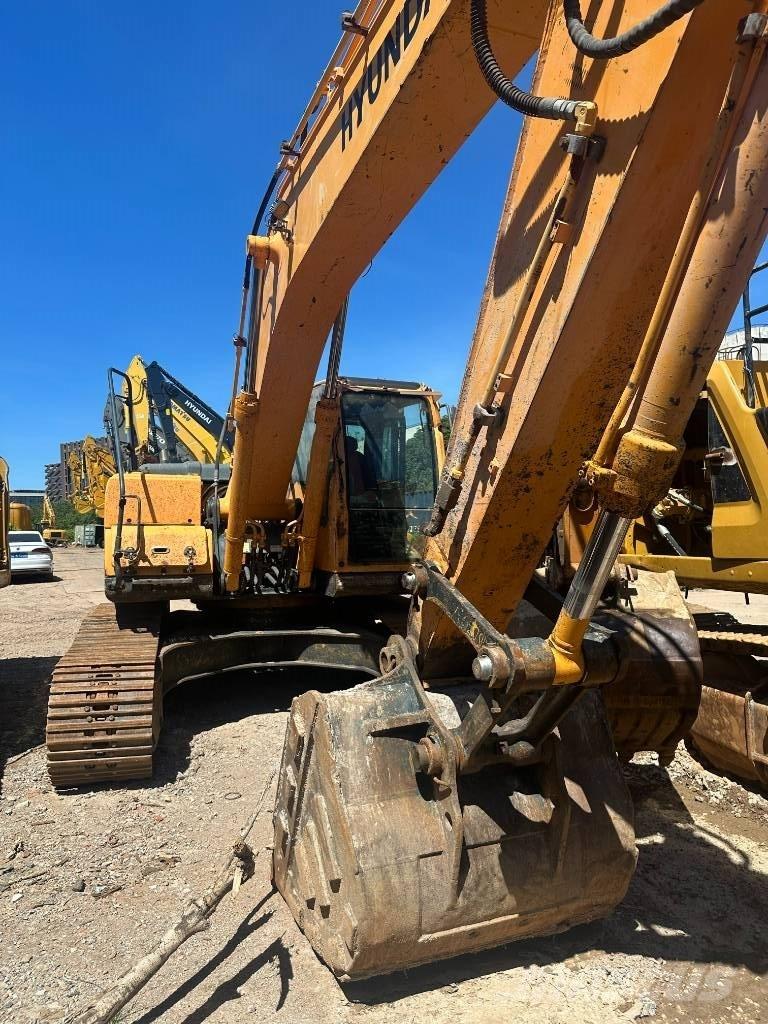 Hyundai 220LC-9S Crawler excavators