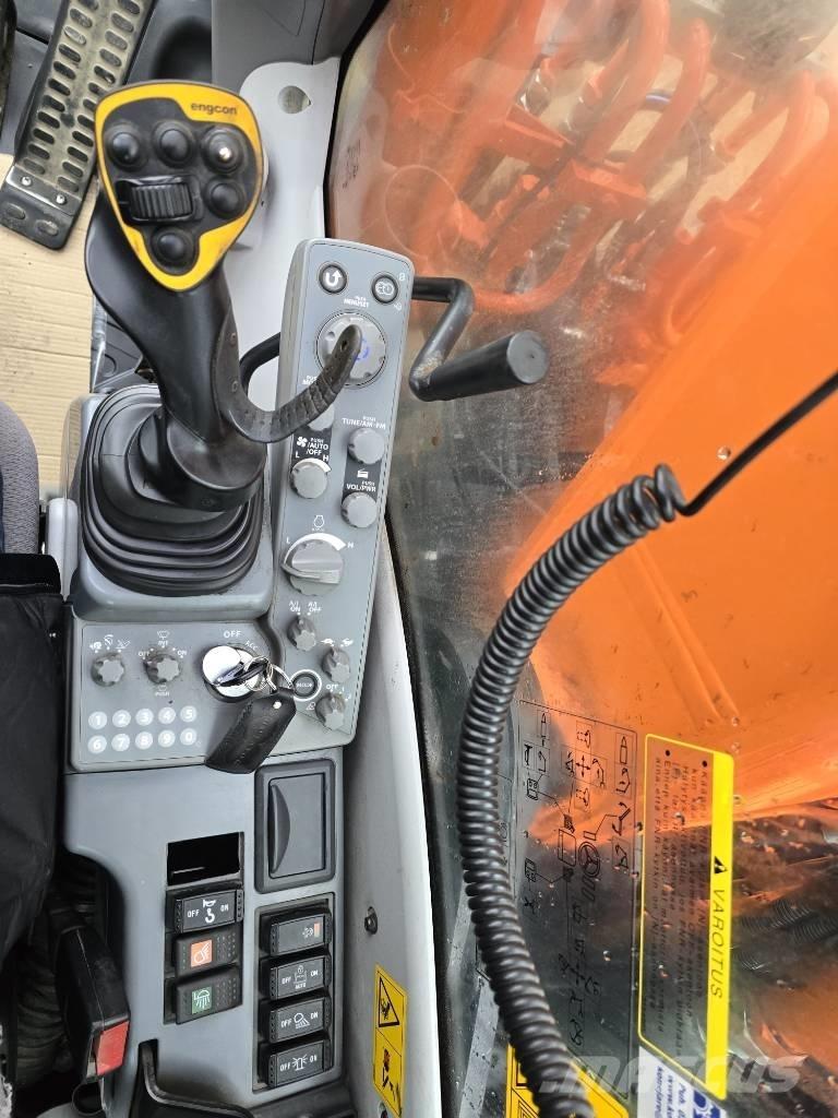 Hitachi ZX 220W-5 Wheeled excavators