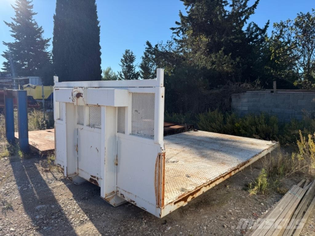 Benne ampiroll Hook lift trucks