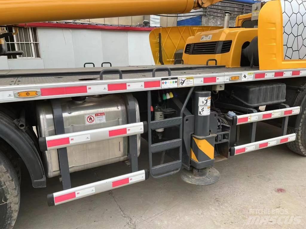 XCMG XCT 25 All terrain cranes
