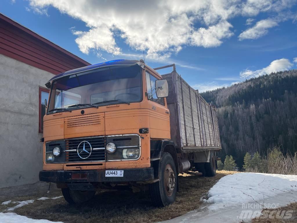 Mercedes-Benz LP1313 Livestock trucks