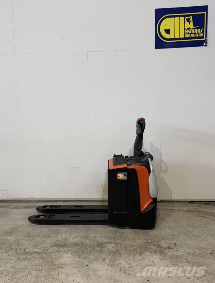 BT truck LPE 200 Low lift with platform