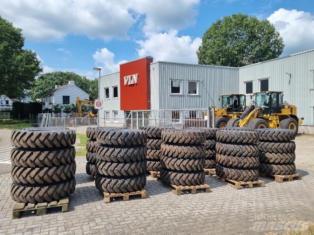 Kumho 10.00 x 20 Tyres, wheels and rims