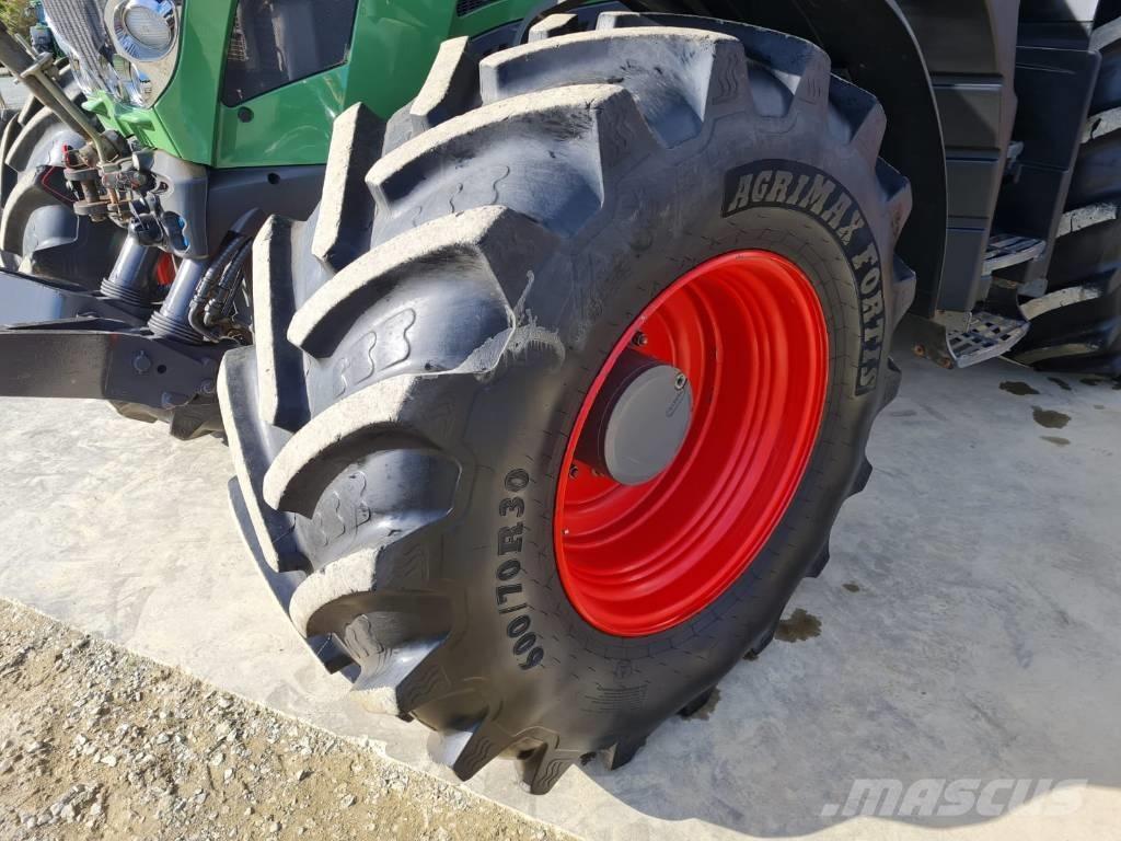 Fendt 826 Tractors