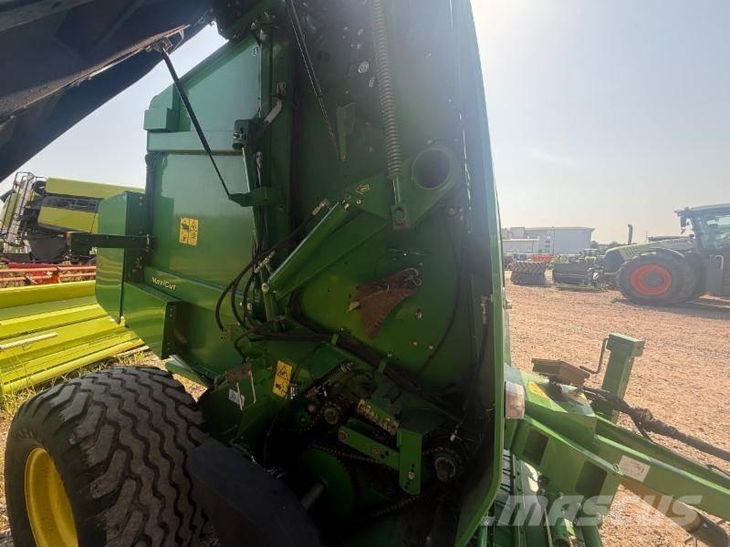 John Deere 864 Round balers