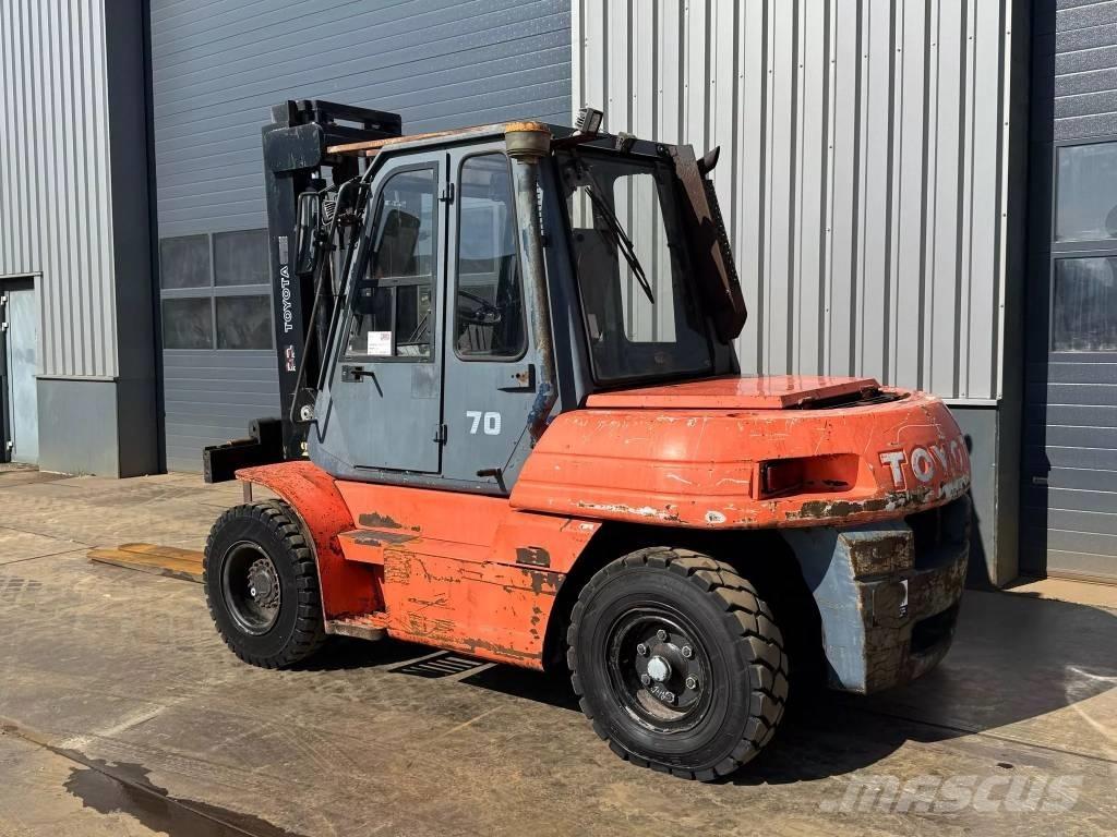 Toyota 5 FD 70 Diesel trucks