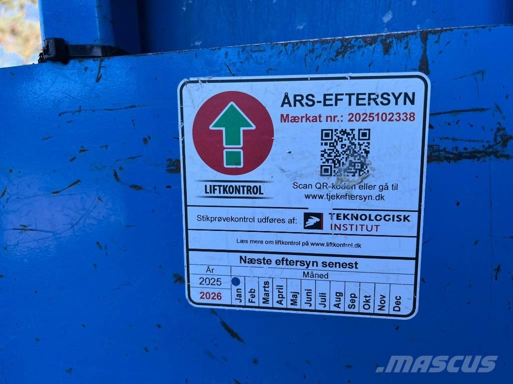 Genie GRC 12 Used Personnel lifts and access elevators