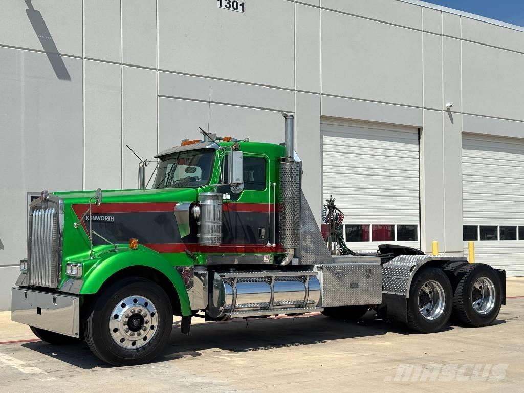 Kenworth W 900 Prime Movers