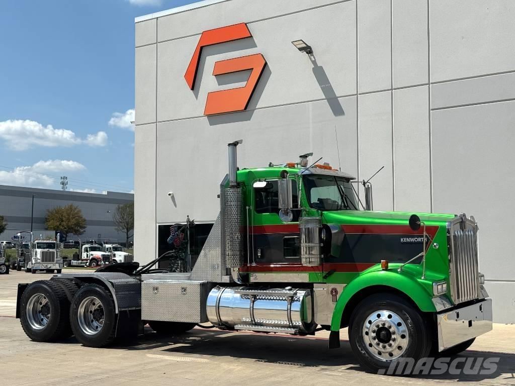 Kenworth W 900 Prime Movers