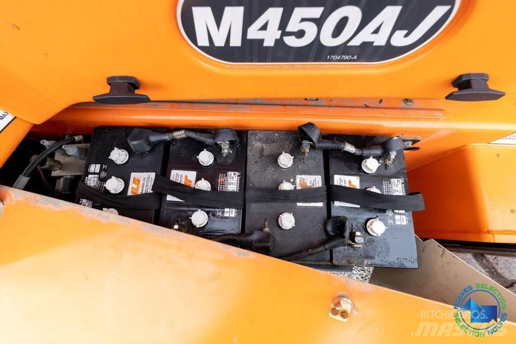 JLG M450AJ Articulated boom lifts