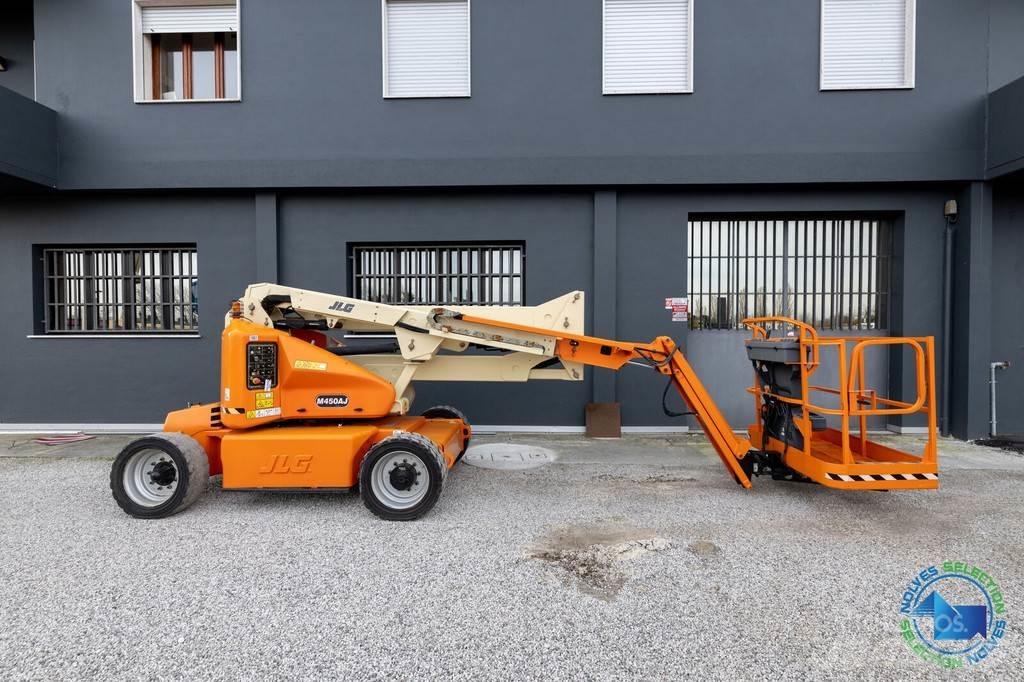 JLG M450AJ Articulated boom lifts