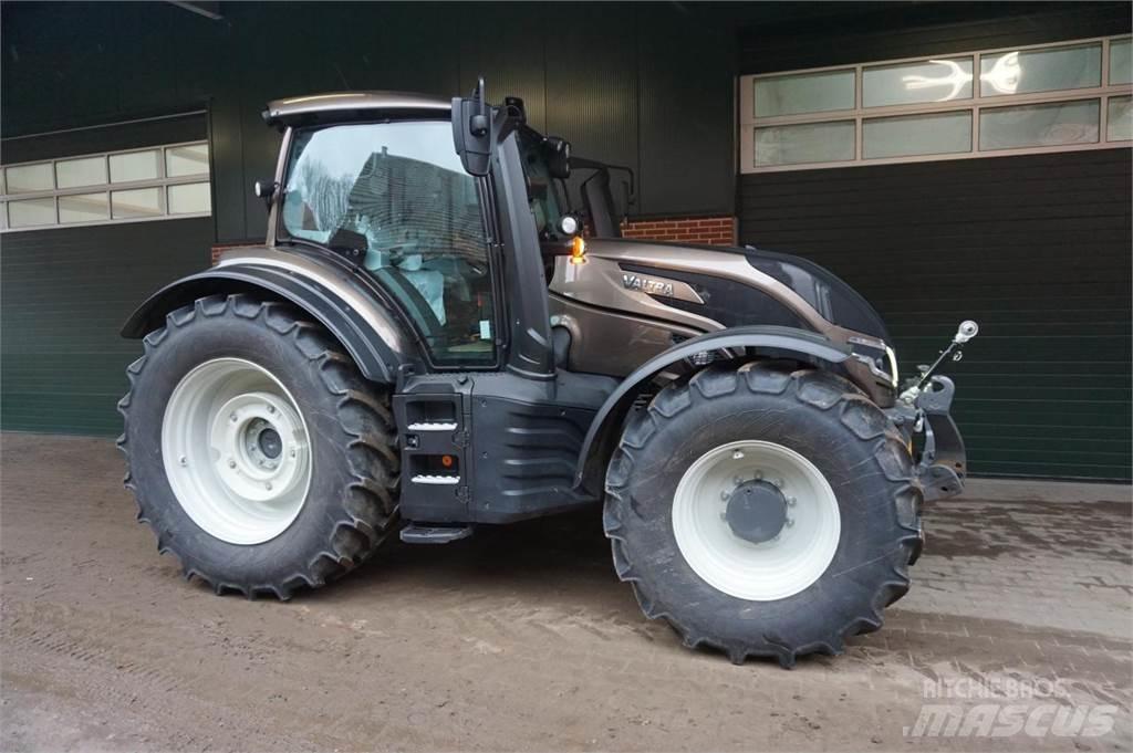 Valtra T175 Active Tractors