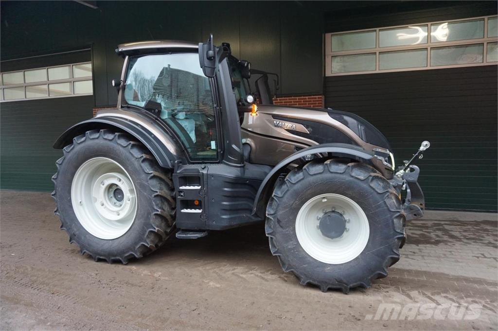 Valtra T175 Active Tractors