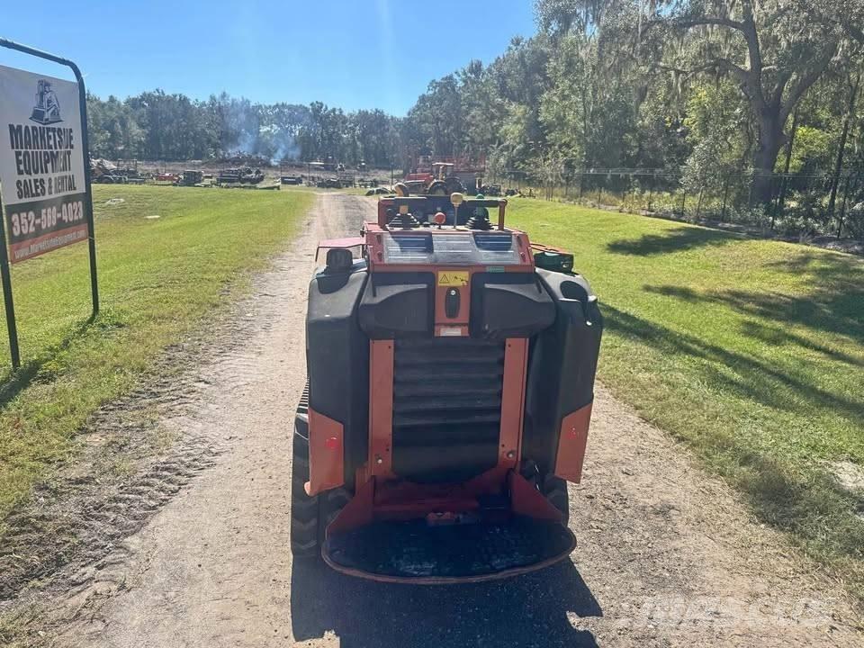 Ditch Witch SK 800 Skid steer loaders