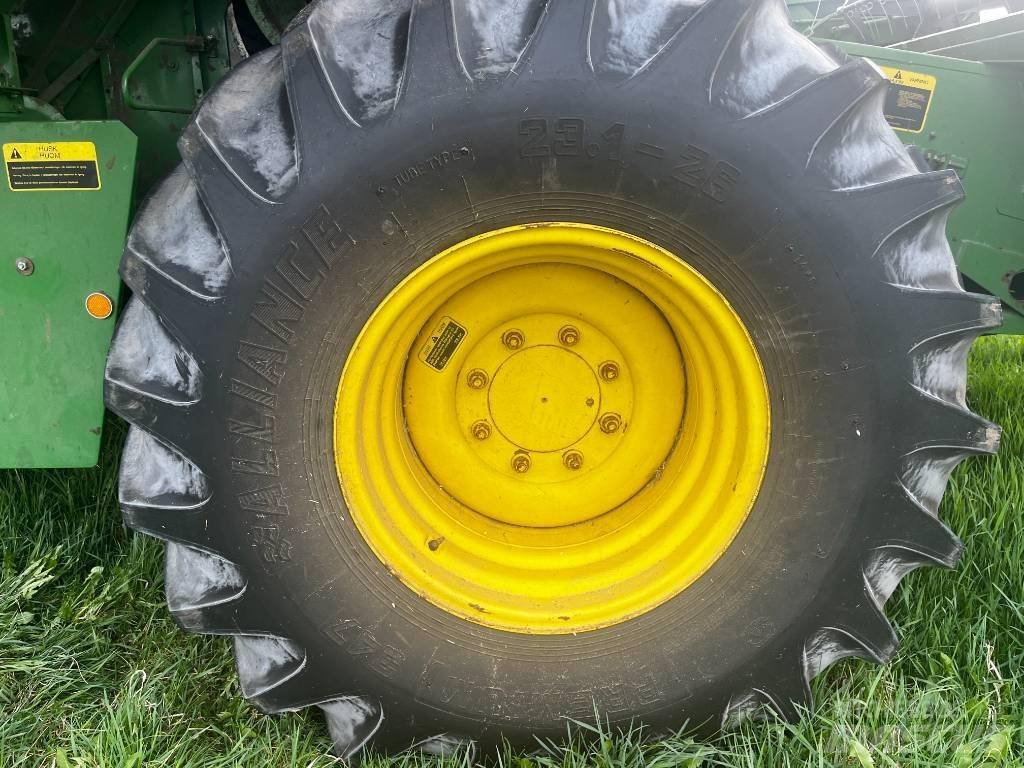 John Deere 1072 Combine harvesters