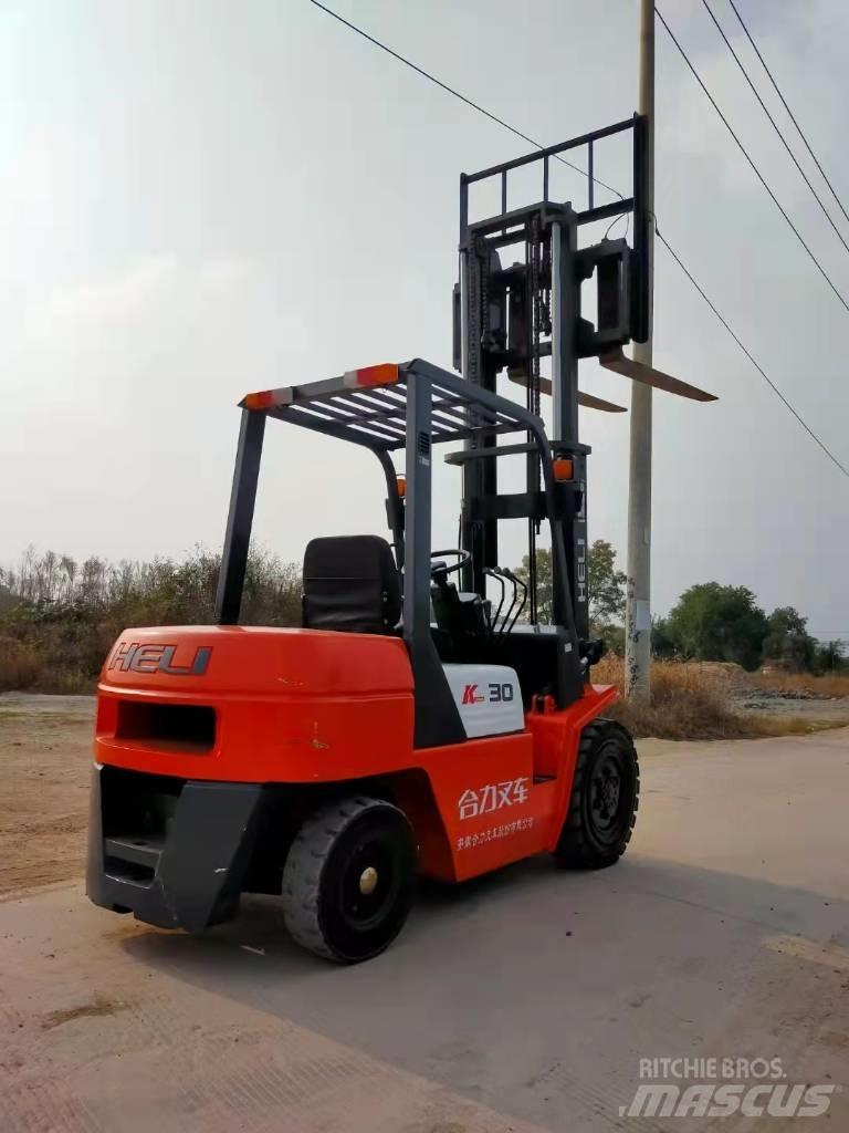 Heli CPCD 30 Diesel trucks