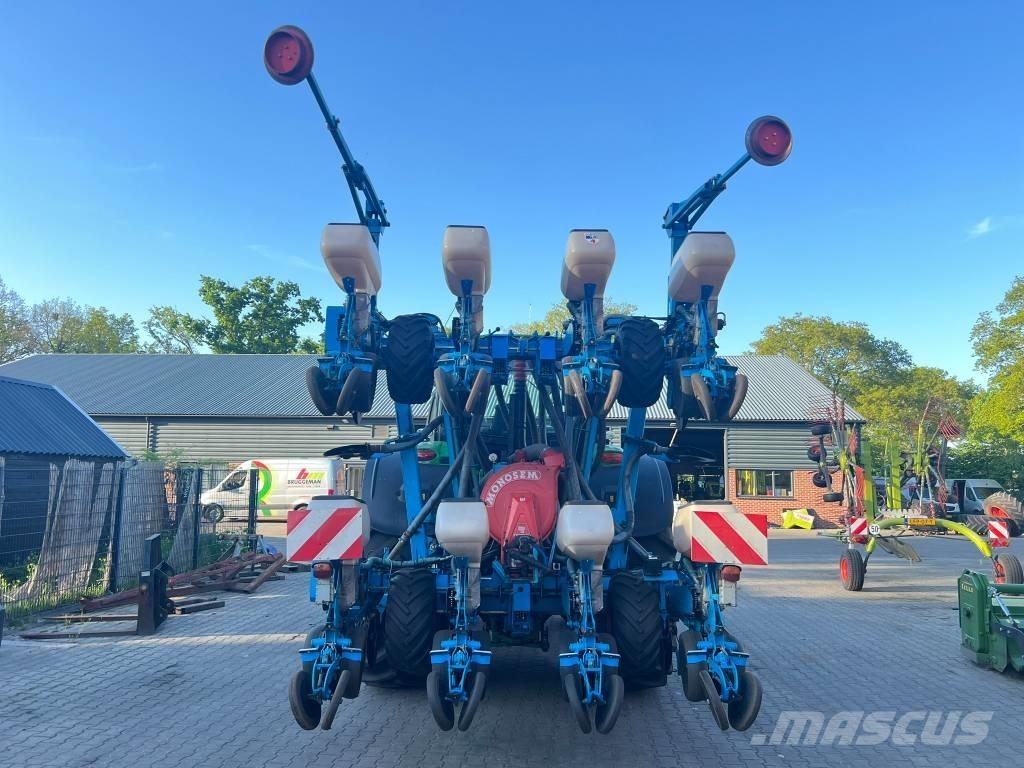 Monosem NG PLUS 8 Sowing machines